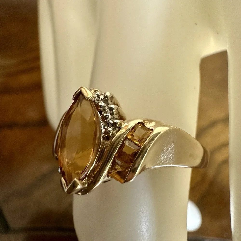 LGL Leer Gem Accent Ring 10K Yellow Gold Size 8 Citrine Quartz 2 Diamonds 3.2g